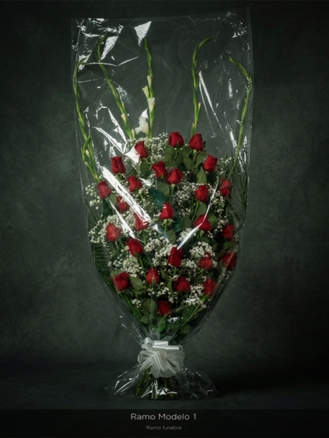 ramo-de-despedida---mod-01_flores_funerarias_coronas_condolencias_tanatorio_velez_malaga_nerja_torrox_parcemasa_axarquia_01