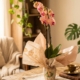 orquídea-naranja-cubremaceta-de-cerámica_floristeria_velez_malaga_flores_y_plantas_online_envio_a_la_axarquia_ramos_de_flores_a_domicilio_02