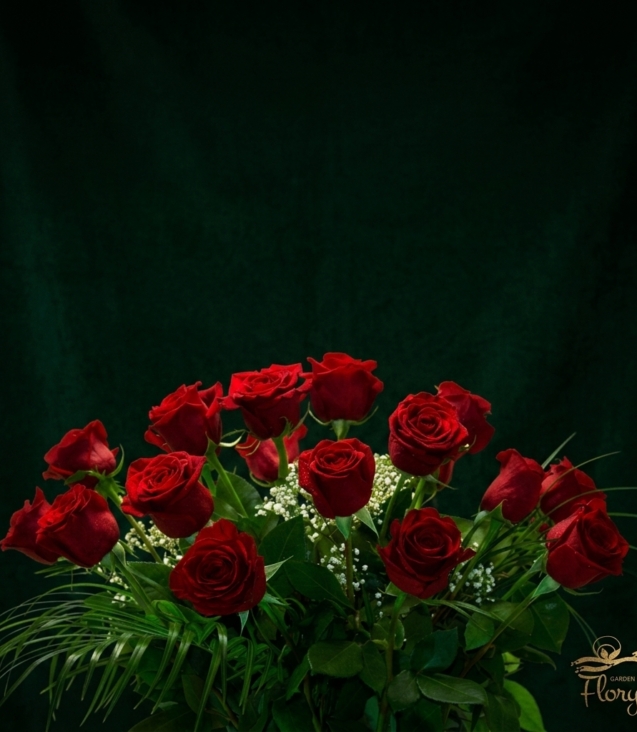 ramo-de-18-rosas_floristeria_velez_malaga_flores_y_plantas_online_envio_a_la_axarquia_ramos_de_flores_a_domicilio_01