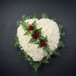 corazón-modelo-2_flores_funerarias_coronas_condolencias_tanatorio_velez_malaga_nerja_torrox_parcemasa_axarquia_01