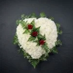 corazón-modelo-2_flores_funerarias_coronas_condolencias_tanatorio_velez_malaga_nerja_torrox_parcemasa_axarquia_01