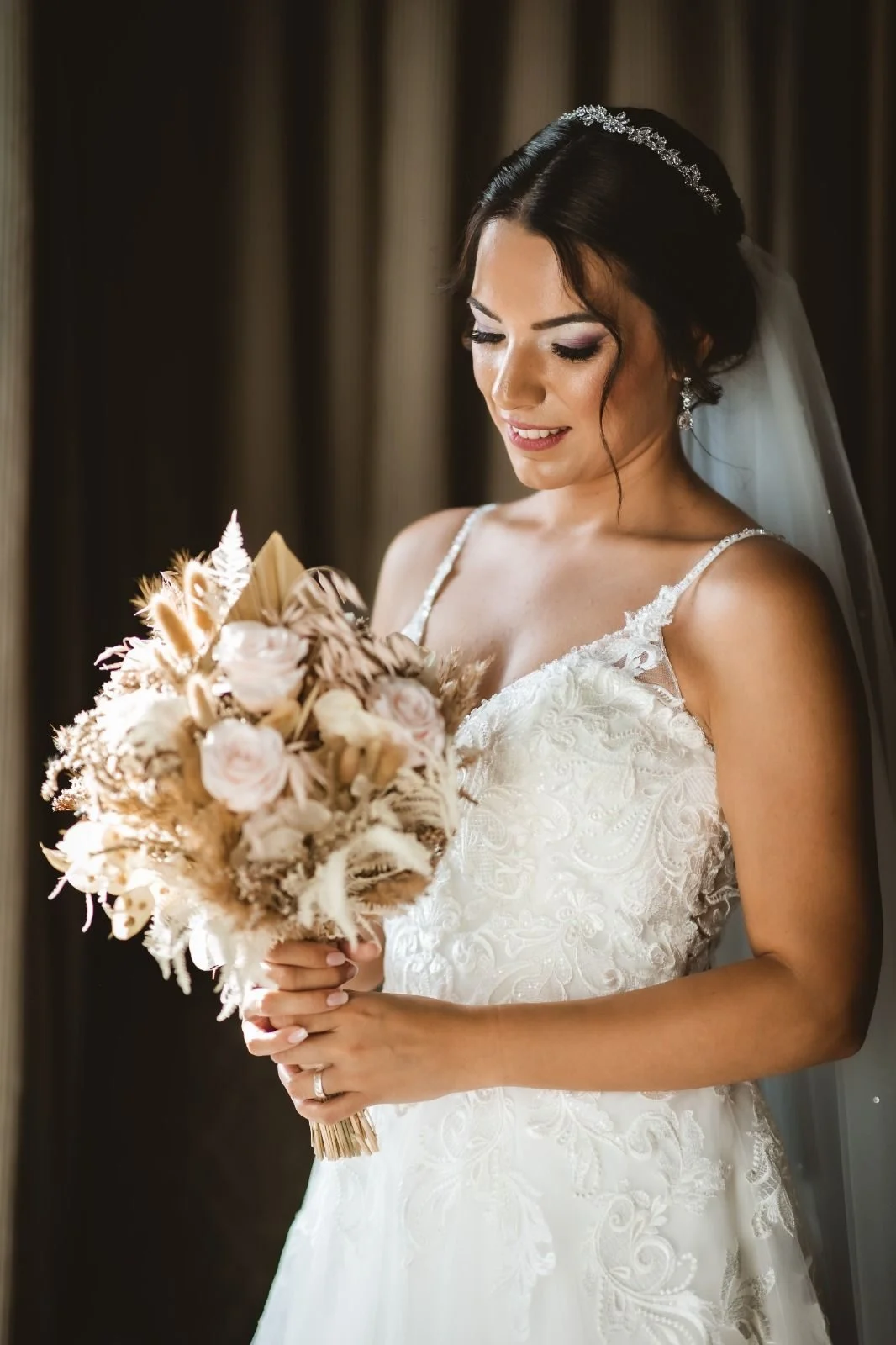 Bride with a Florymar bouquet of dried and preserved flowers