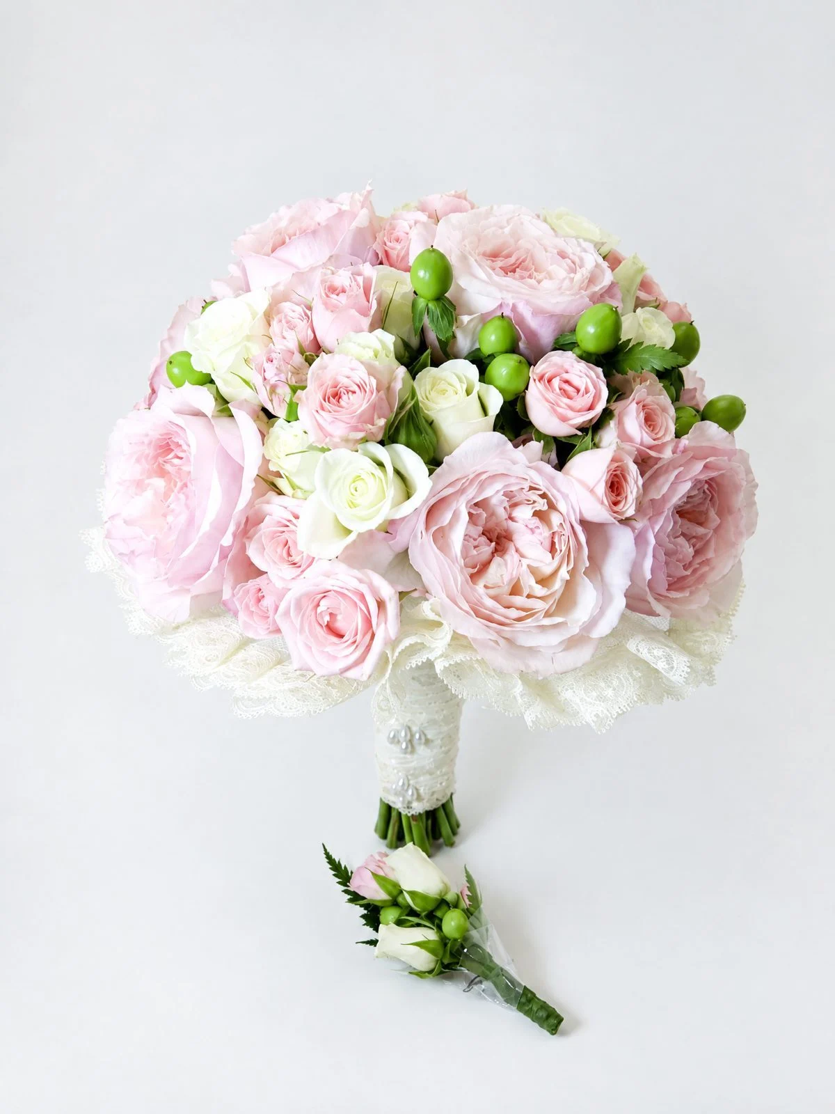 Serenity bridal bouquet by Floristería Florymar